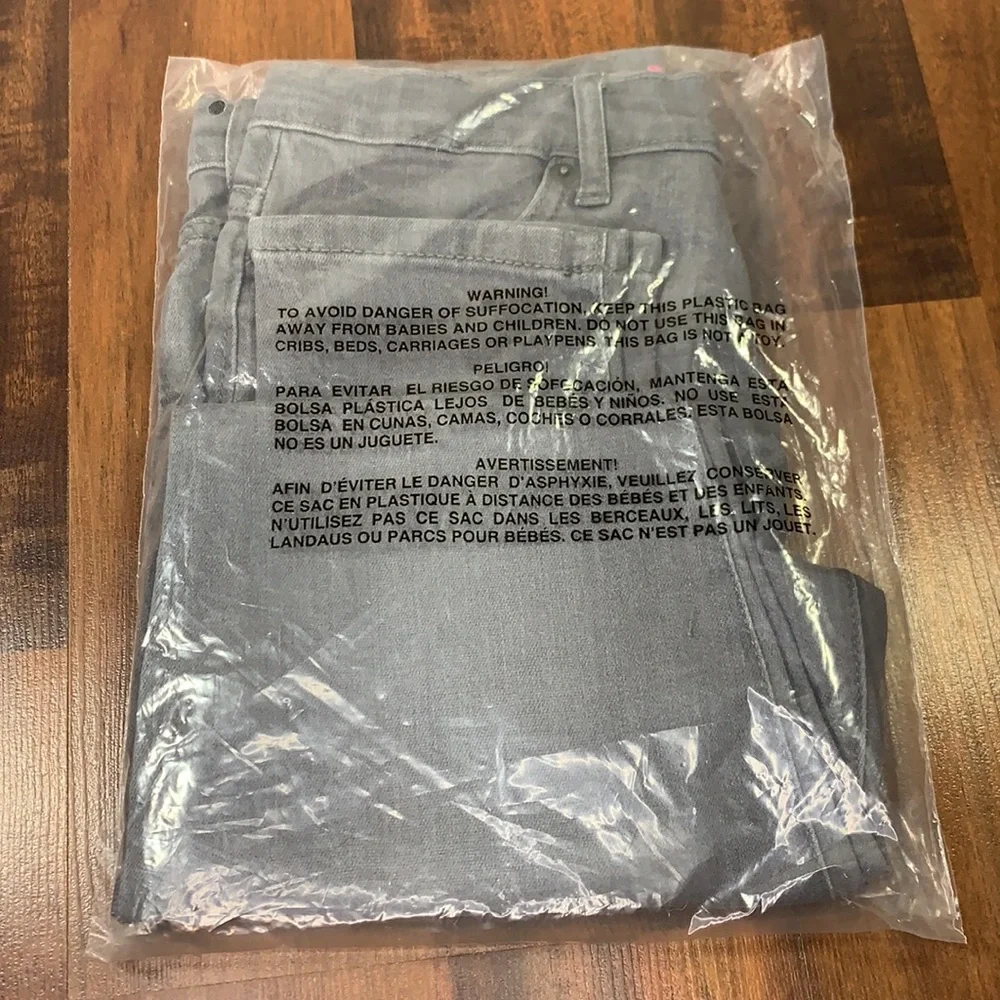The Children’s Place Super Stretch Denim Jeggings – Gray (NWT)